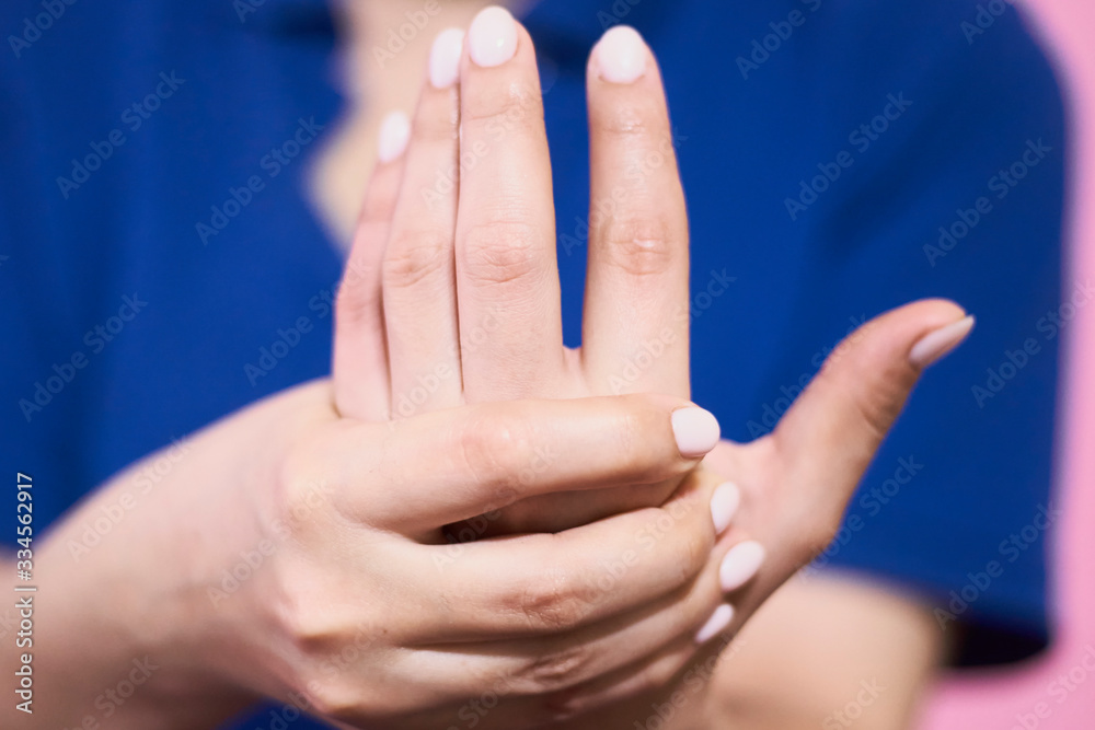 Woman with handpain. Carpal tunnel syndrome