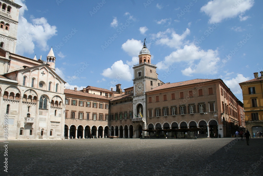Modena, Emilia Romagna, Italy: view of Square Grande in town center
