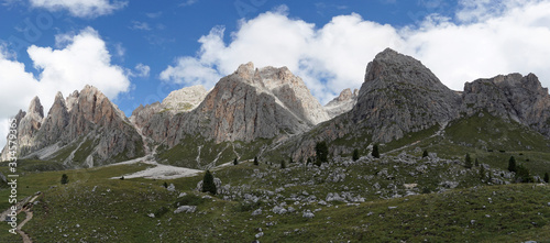 Φωτογραφία Panoramic view: Puez Odles Naturepark - Fermeda - Sass Rigais - Furchetta