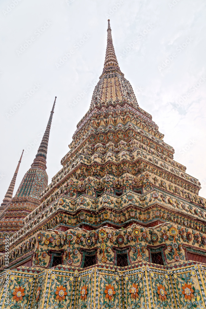 Fototapeta premium Wat Pho Temple of the Reclining Buddha - Bangkok - Thailand