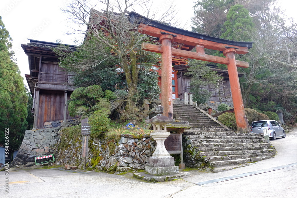 Obraz premium 吉野水分神社 Yoshino-Mikumari-Jinjya (横位置)