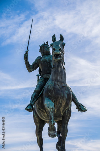 Statue de Du Gesclin à Dinan, Côtes-d'Armor, Bretagne, France.