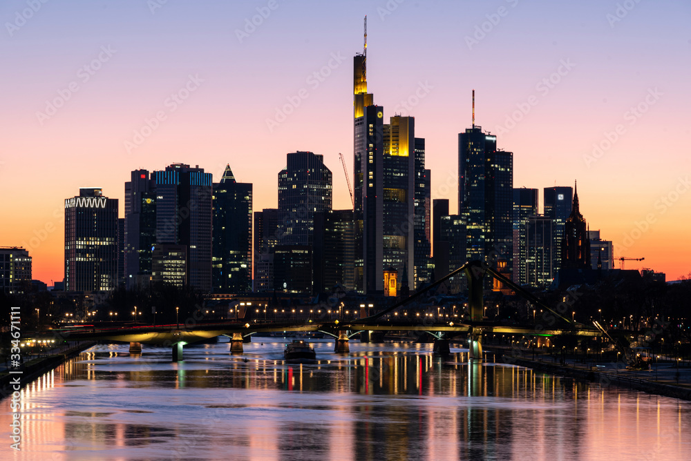 Fototapeta premium Frankfurt am Main Skyline Panorama bei Nacht