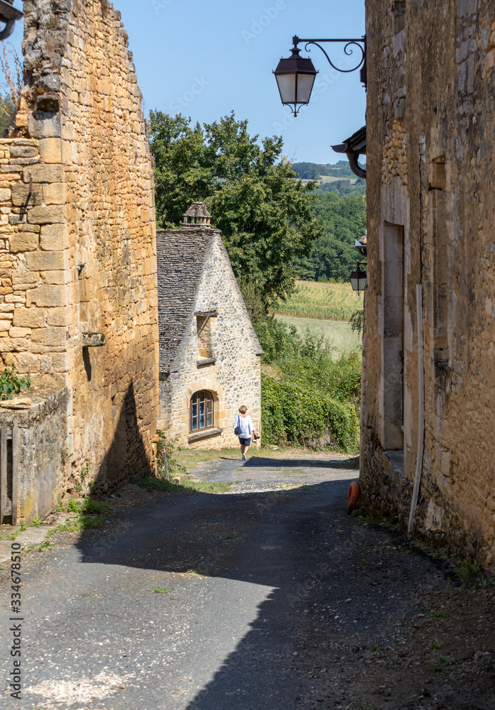 Saint Genies is a lovely; village between Montignac and Sarlat