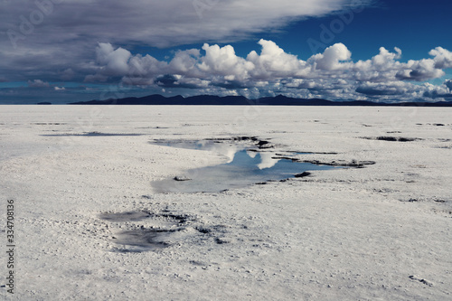 Salar uyuni desert salt in Bolivia © Tommaso