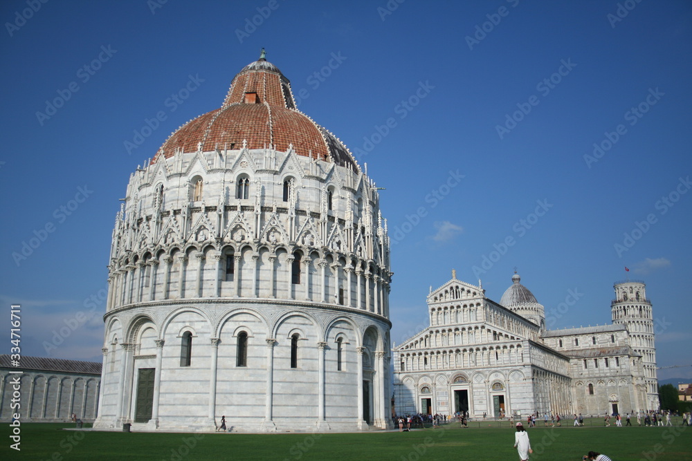 Pisa, Italy : view of the baptistery and duomo of 