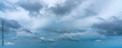 Canvas Print Overcast sky with dark cloud in windy day.