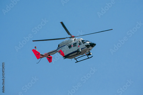 Polizei Helikopter im Flug