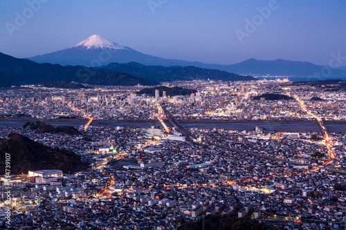 朝鮮岩から静岡市の夜景と富士山