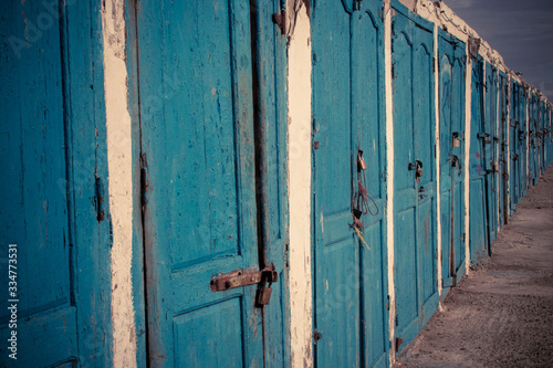 Blaue Türen