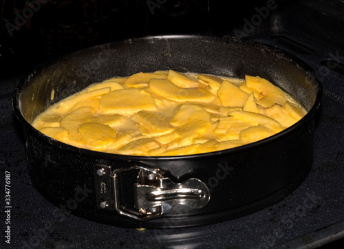 Homemade apple pie preparation 6