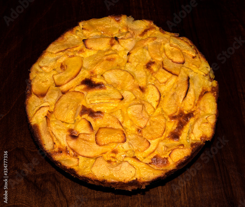 Homemade apple pie preparation 8