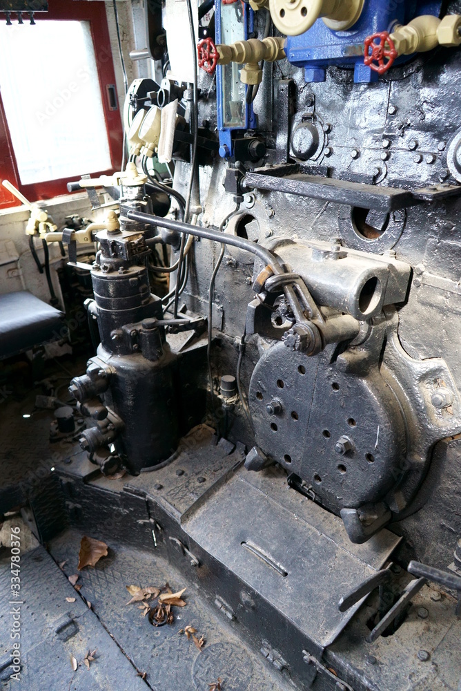 Steam locomotive cockpit machinery