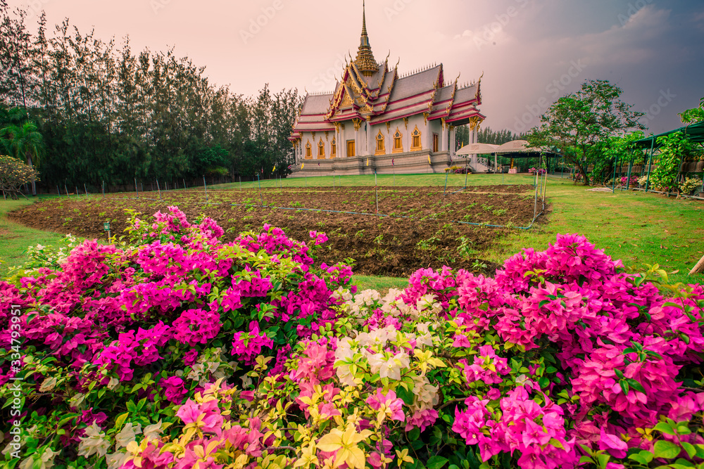 Wallpaper Wat Lan Boon Mahawihan Somdet Phra Buddhacharn(Wat Non Kum)is the beauty of the church that reflects the surface of the water, popular tourists come to make merit and take a public photo Wallpaper Wat Lan Boon Mahawihan Somdet Phra Buddhacharn(Wat Non Kum)is the beauty of the church that reflects the surface of the water, popular tourists come to make merit and take a public photo