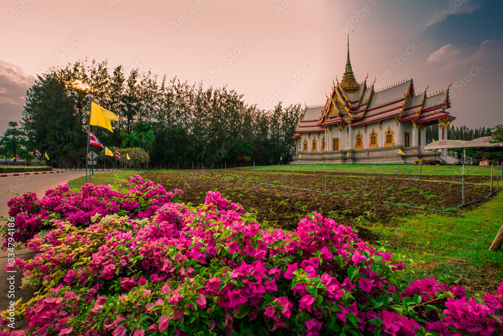 Wallpaper Wat Lan Boon Mahawihan Somdet Phra Buddhacharn(Wat Non Kum)is the beauty of the church that reflects the surface of the water, popular tourists come to make merit and take a public photo Wallpaper Wat Lan Boon Mahawihan Somdet Phra Buddhacharn(Wat Non Kum)is the beauty of the church that reflects the surface of the water, popular tourists come to make merit and take a public photo