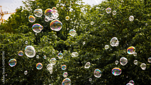 bulle de savon dans un parc berlinois