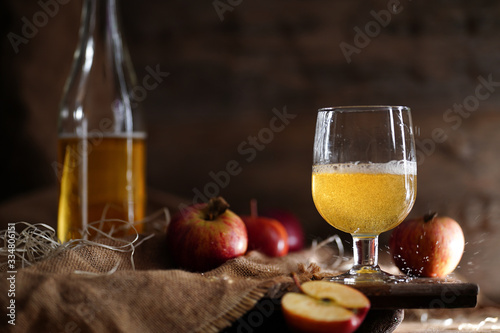 Apple cider on the wooden background Fototapet