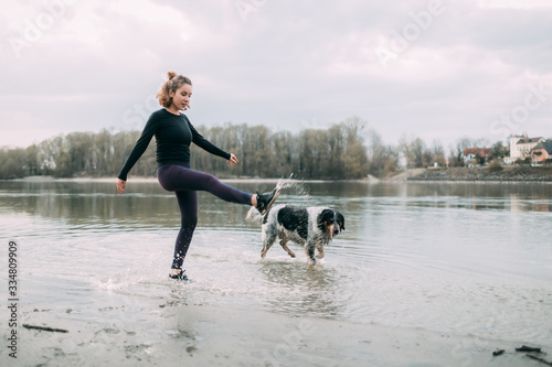 Laufen an der Donau mit Hund