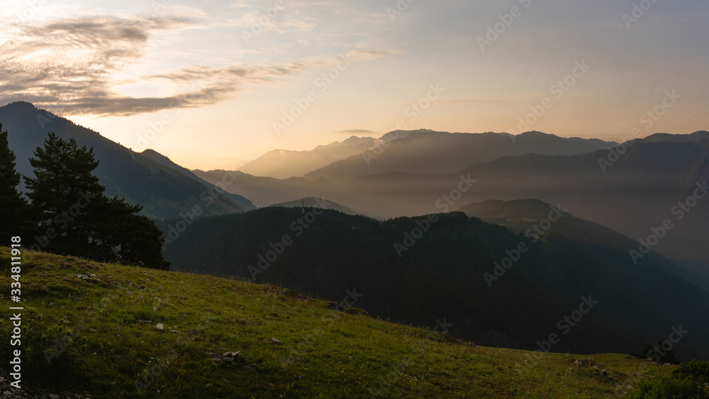 Obraz premium Amazing morning in Georgian village Omalo. Omalo Shatili trek.