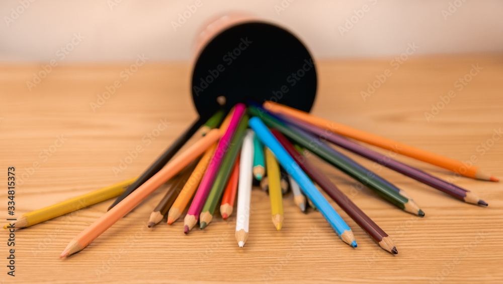 Obraz premium Lapices de colores,texturas,madera,pencil