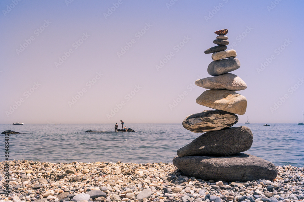 Fototapeta premium balanced rocks on the beach