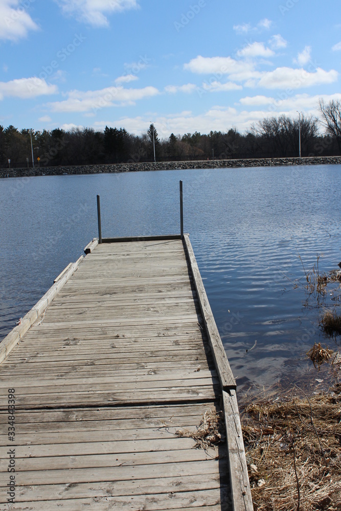 Obraz premium wooden pier on the lake