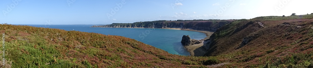 vue panoramique de l'Anse de Sevigne au Cap Frehel, près du Fort la Latte, en Bretagne, France en août 2019 vue panoramique de l'Anse de Sevigne au Cap Frehel, près du Fort la Latte, en Bretagne, France en août 2019