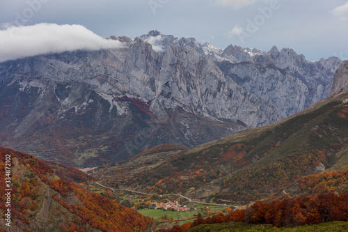 Parque Nacional de Picos de Europa en España © D.G.Eirin