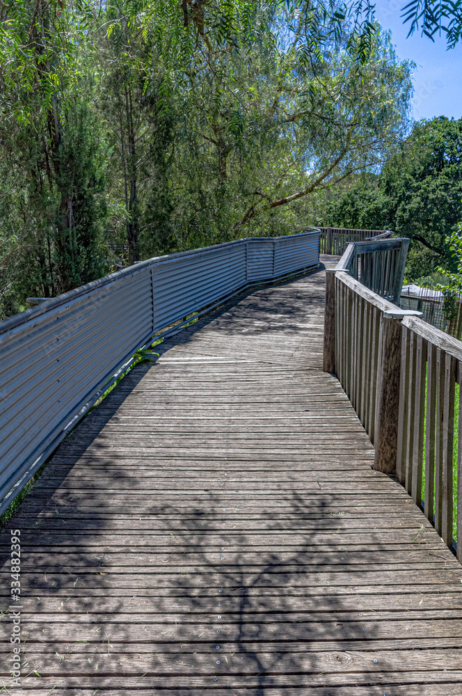 Corrugated Iron Walk vert