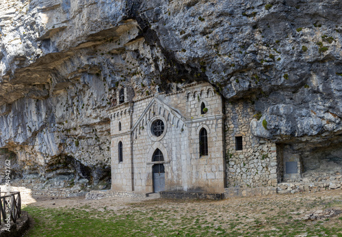 Obraz na plátně Marandola eremo of san Michele in the rocks