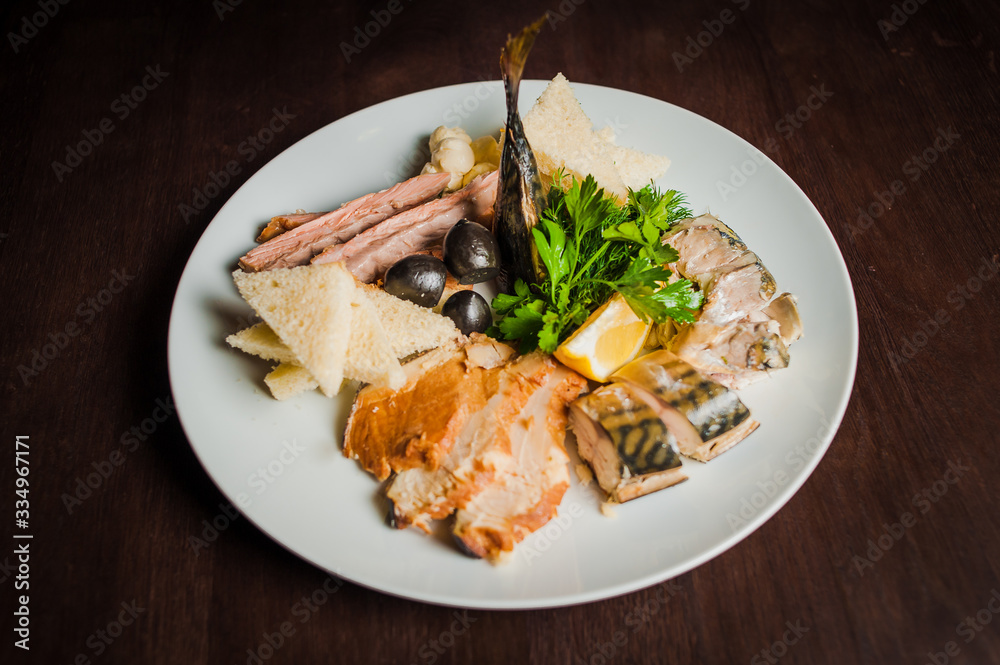 fish appetizer with toasts and olives_00 fish appetizer with toasts and olives_00