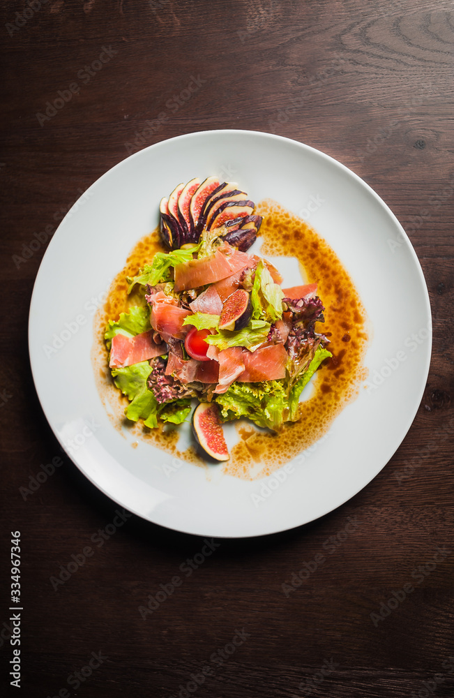 mix salad with bacon and figs mix salad with bacon and figs