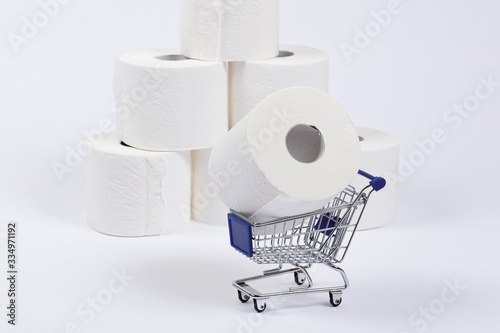 Symbolbild von Klopapier während der Corona Pandemie photo