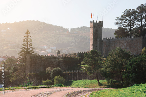 Castillo medieval en puesta de sol