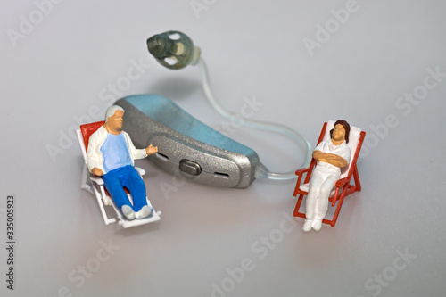 Obraz na płótnie hearing_aid_couple