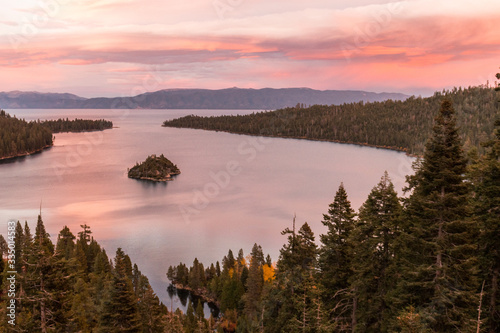 Sunset view over Fannette Island at Emerald Bay in Lake Tahoe © Esteban Martinena