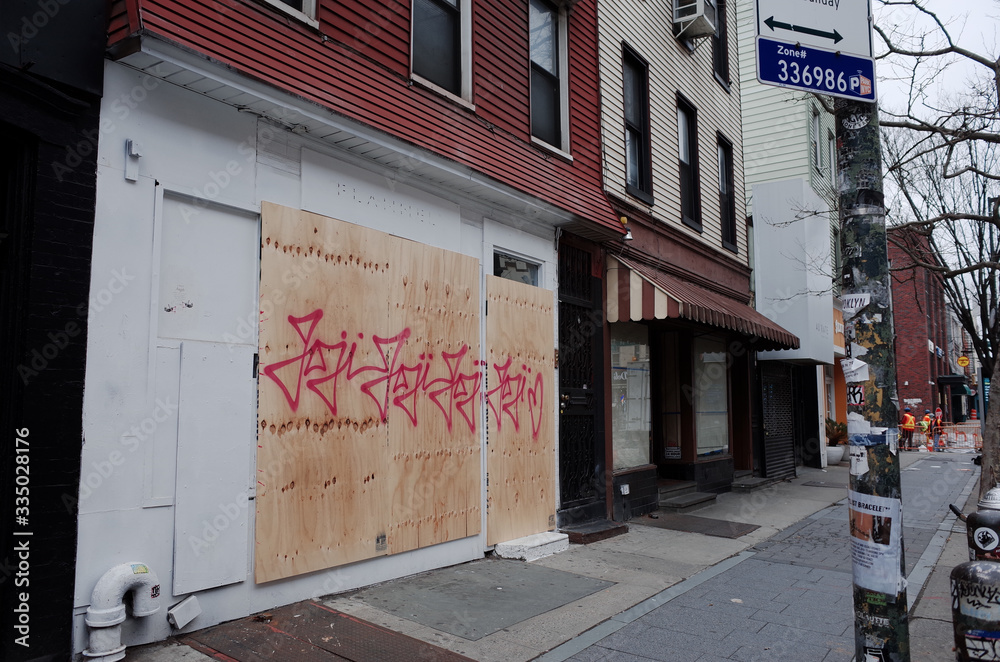 Coronavirus Covid 19 New York City Brooklyn Williamsburg Stores Shopping Empty Street Board Graffiti