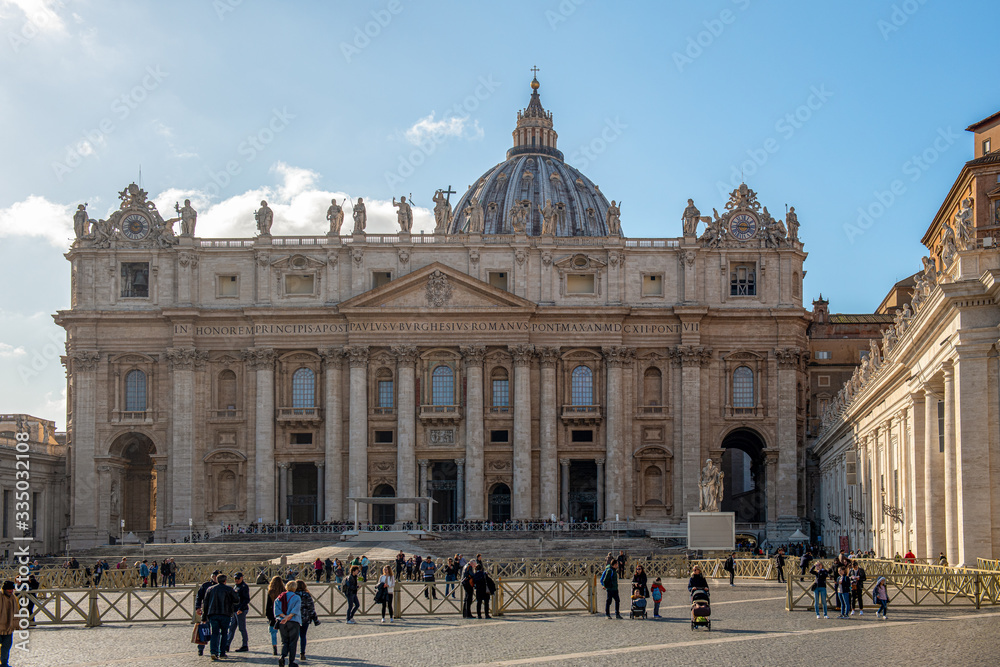 Bazylika świętego Piotra, wejście główne, Watykan, Włochy - obrazy, fototapety, plakaty 