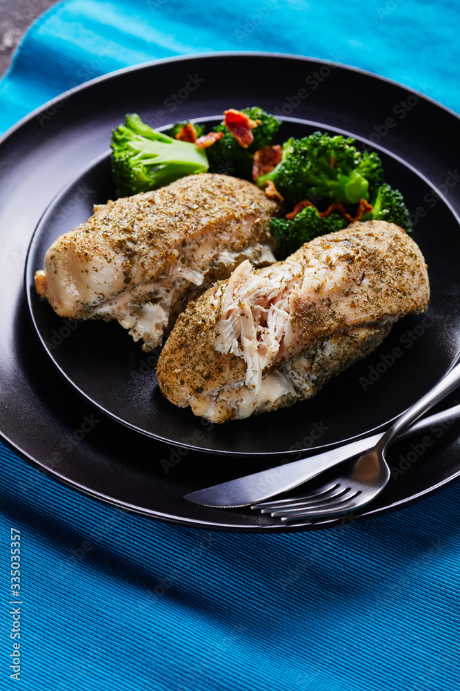 Diet meal: skinny chicken breast and broccoli