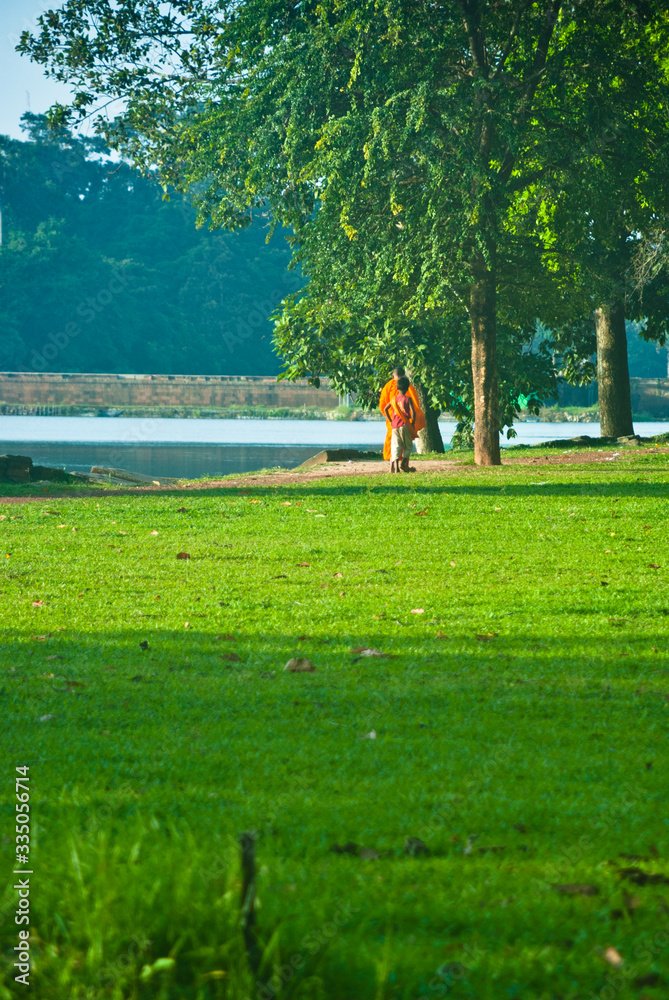 Fototapeta premium Monk in Angkor