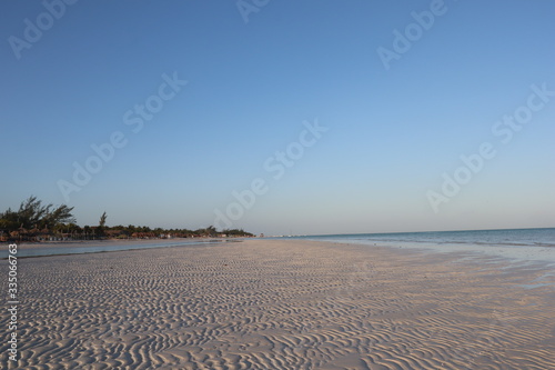 playa en la mañana