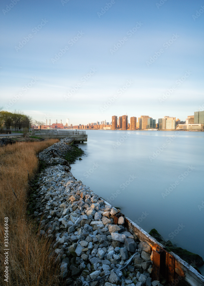 Fototapeta premium View on Midtown Manhattan from Queens coast line