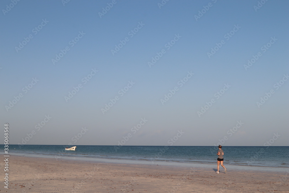 corriendo en la playa