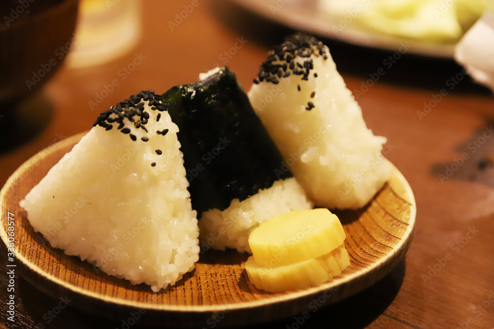 おにぎり おにぎり