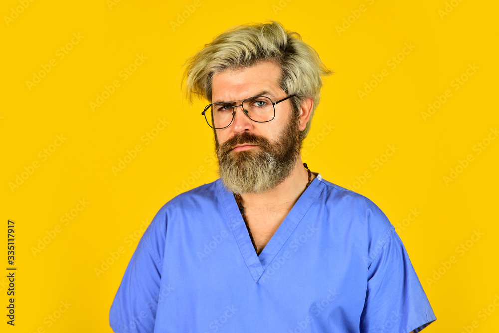 Obraz premium You can rely to this doctor. work at hospital. best quality for you. medicine is my passion. healthcare professionals. Healthcare and Medical concept. skilled and successful doctor in medical uniform