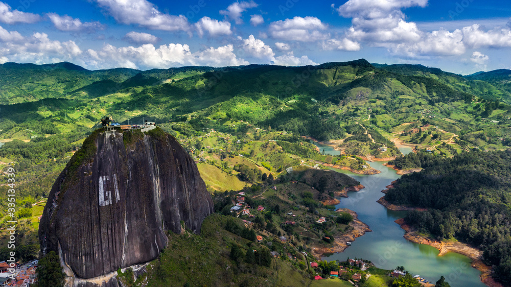 Foto de El Peñón de Guatapé - The Rock of Guatape in Antioquia ...