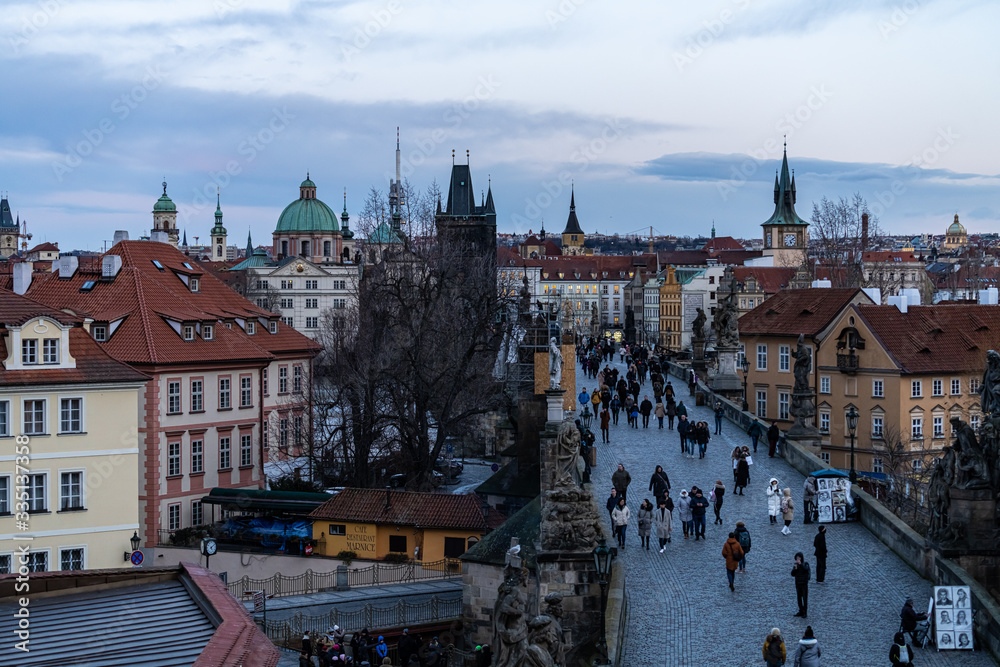 Obraz premium charles bridge in prague