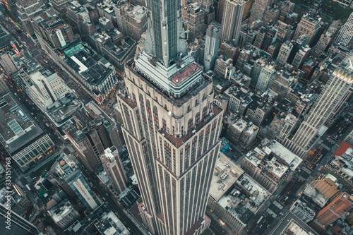 Photo Breathtaking Aerial Overhead View of Empire State Building at in Manhattan, New
