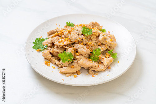 stir-fried chicken with garlic