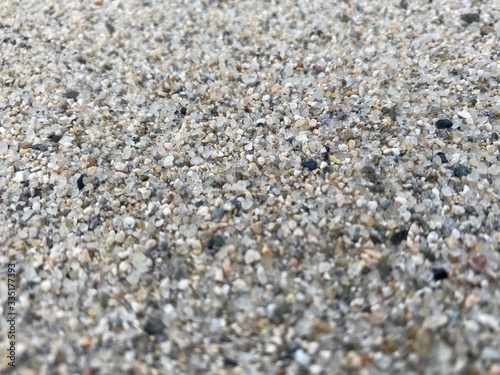 灰色の砂浜の表面 鳥取の日本海海岸で